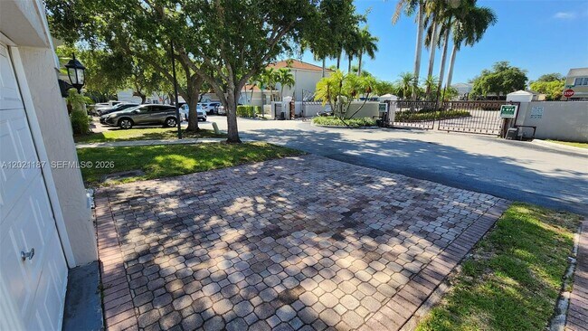 Building Photo - 12601 SW 143rd Ln