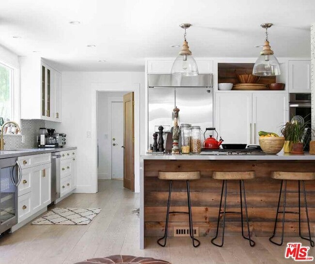 Building Photo - 30606 La Sonora Dr