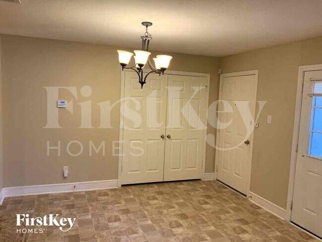 Building Photo - 607 Lentisco Dr