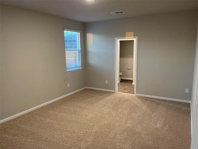 Building Photo - 618 Golden Grove Pkwy