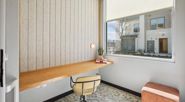 Building Photo - 14015 Univ Pass