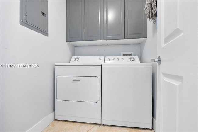 Building Photo - 1819 SE 17th St