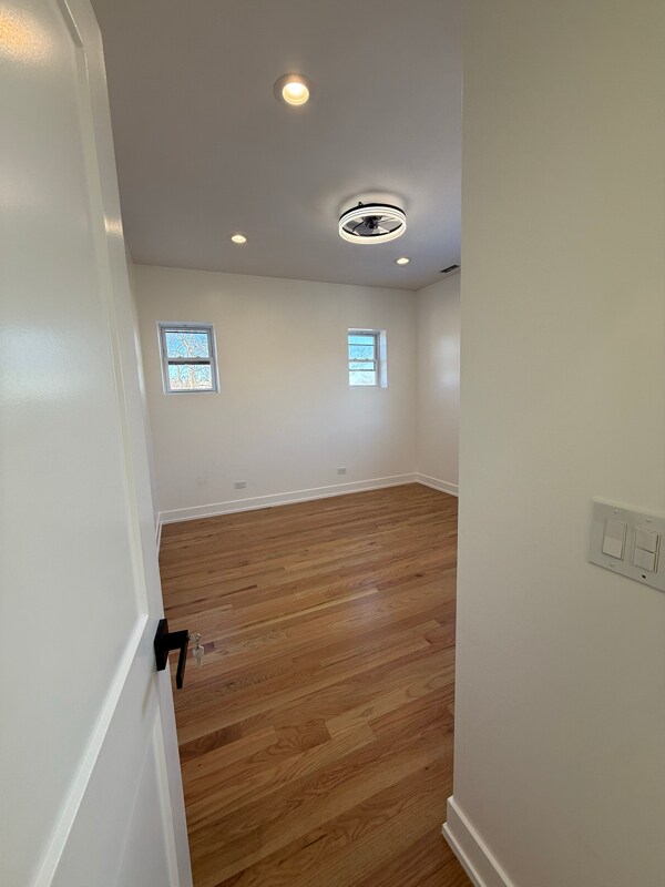 Building Photo - 1249 S Kedvale Ave