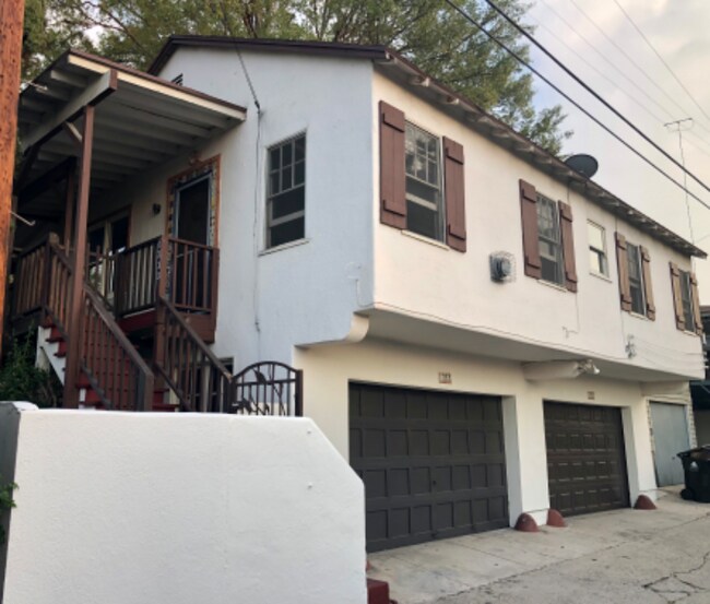 Building Photo - 1333 Allesandro St