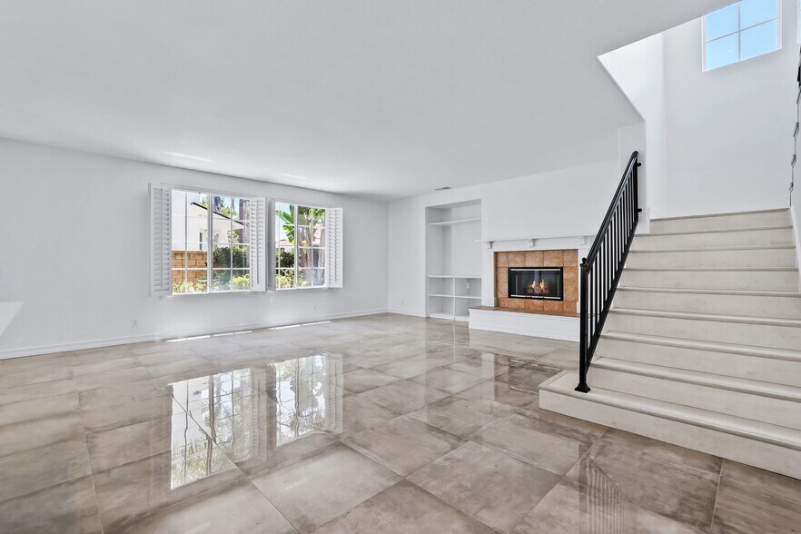 Adjacent spacious family room! - 5142 Pearce Dr