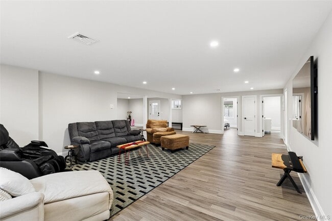 Building Photo - 47 Old Riverhead Rd