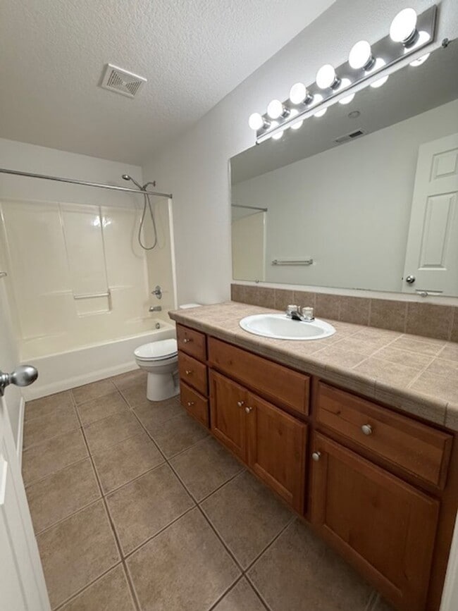 Building Photo - 3 Bedroom 2.5 Bath Forest Grove OR