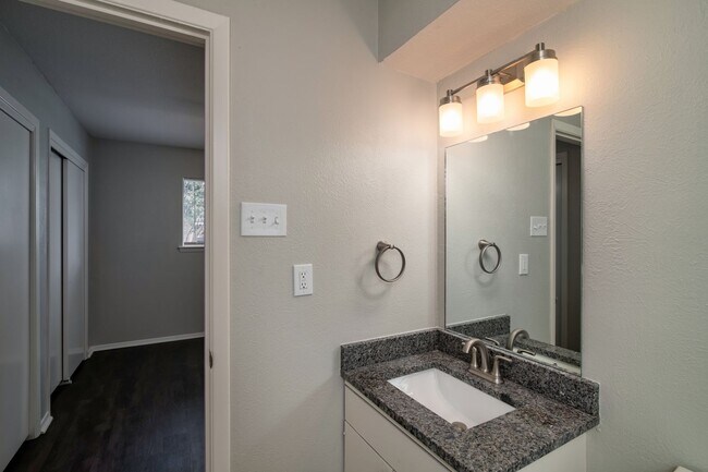 Building Photo - Nicely Updated Four Bedroom Home!