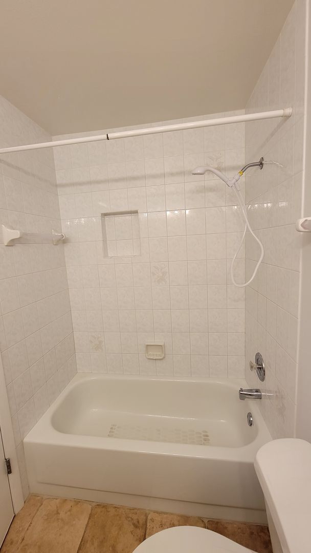 Building Photo - Fantastic 3 Bed/ 2 bath + Den ~ UTC Distri...