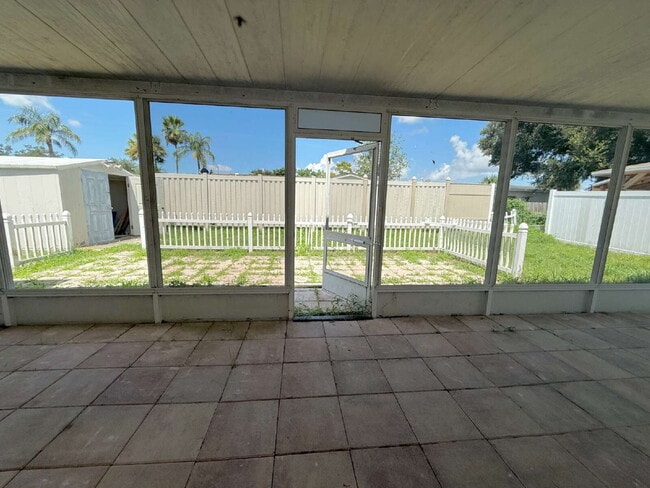 Building Photo - "Charming 2-Bedroom, 2-Bath Oasis with 1400 Sq Ft of Comfort in Port Richey!"