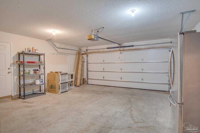 Building Photo - 3012 Classic Dr
