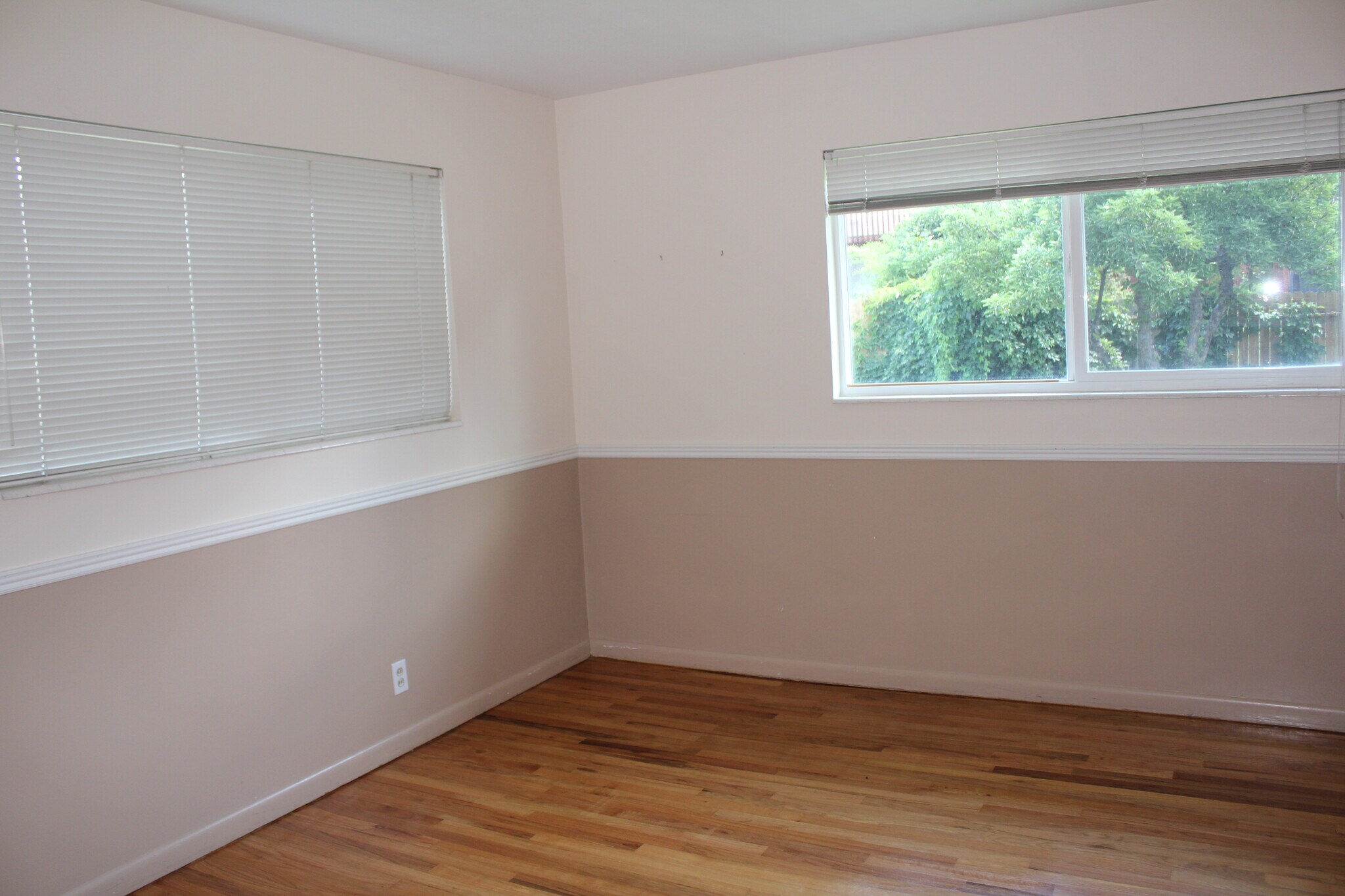 Building Photo - 1943 S Davis Blvd