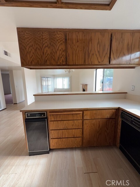 Building Photo - 10 Royale Ave