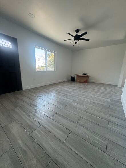 Building Photo - 1121 La Puerta St