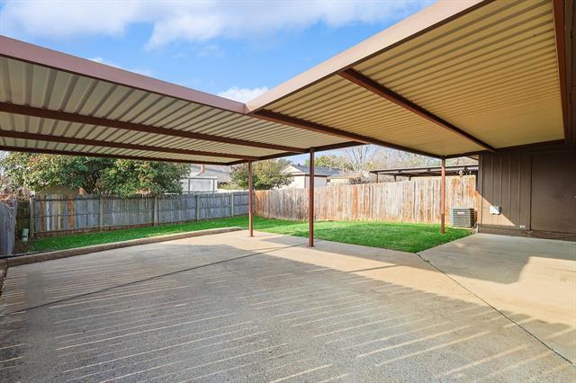 Building Photo - 2432 Shady Turf Dr