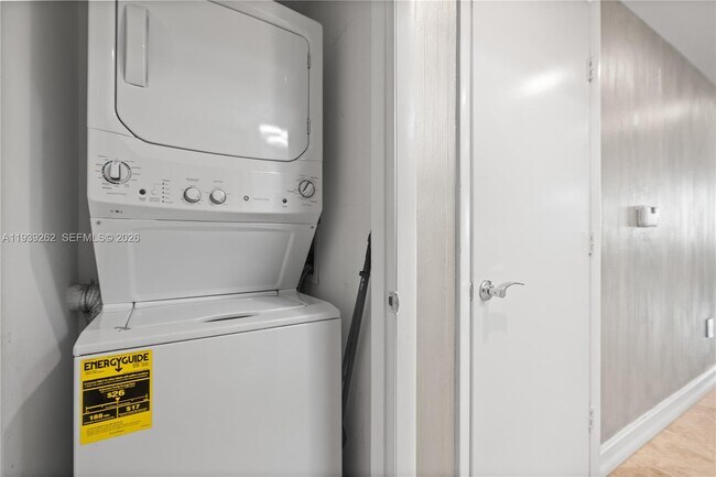 Building Photo - 1850 S Ocean Dr