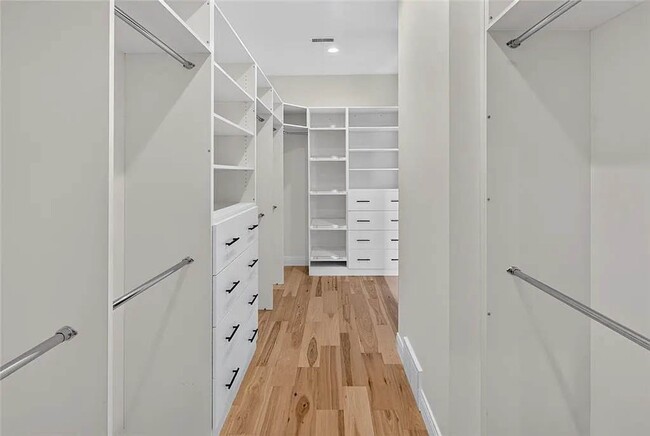 Building Photo - 1528 Brunston Dr