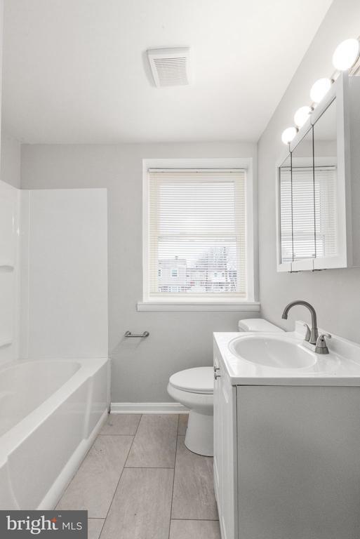 Building Photo - 2015 Dineen Dr