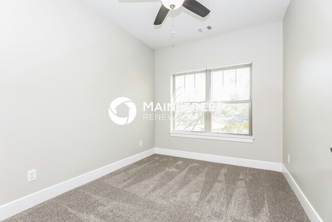 Building Photo - 3 Bedroom Pet-Friendly Home in Lebanon, TN with Main Street Renewal