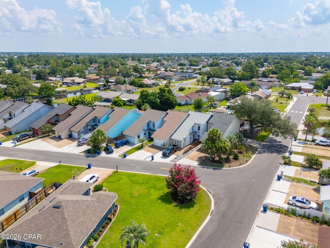 Building Photo - 1365 Capri Dr