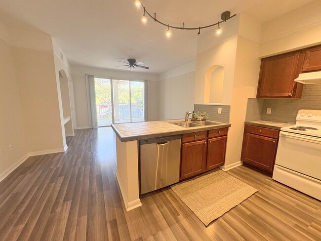 Building Photo - 2801 Chancellorsville Dr