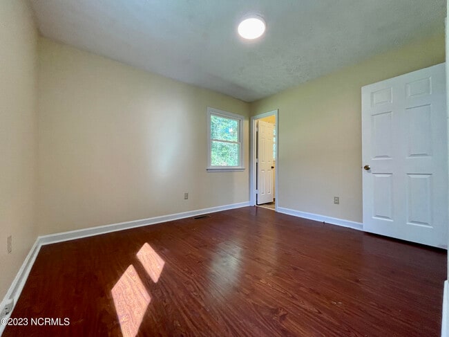 Building Photo - 3804 Brandywine Dr