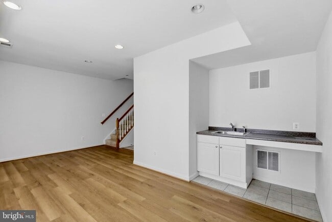 Building Photo - 24652 Siltstone Square
