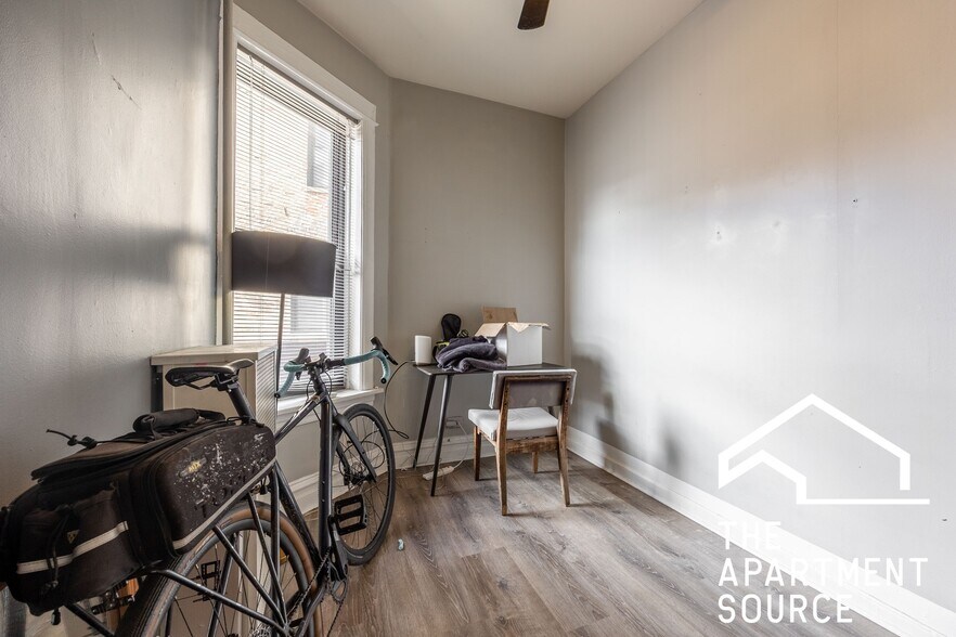 Building Photo - 3109 W Augusta Blvd