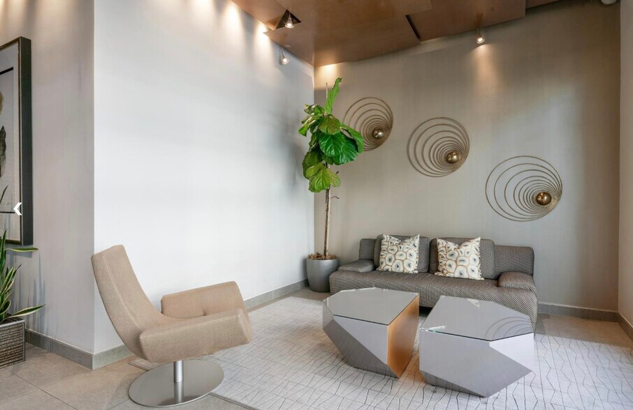 Building Photo - 1868 Van Ness Ave