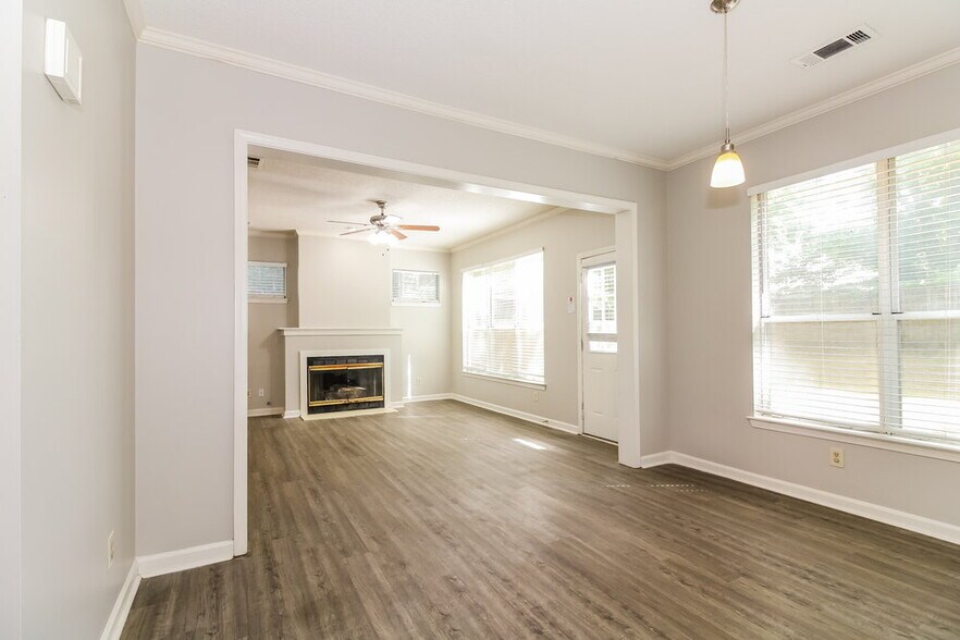 Building Photo - 8183 Walnut Valley Cove