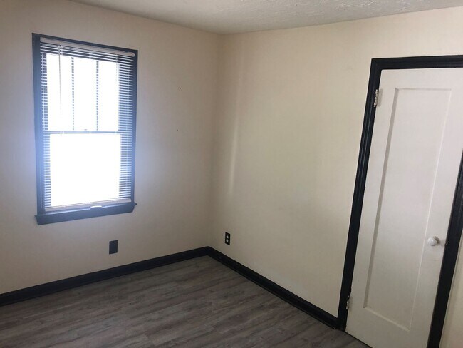 Building Photo - 3 Bedroom Canton Home