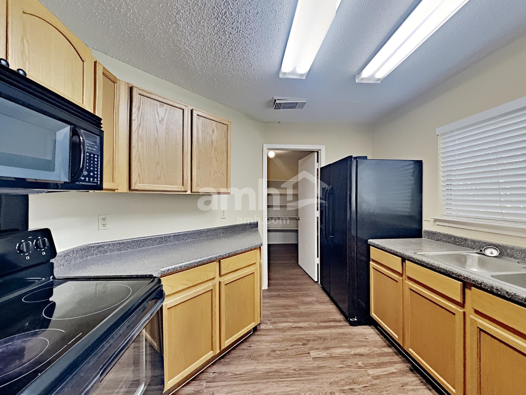 Building Photo - 7810 Dueling Oak