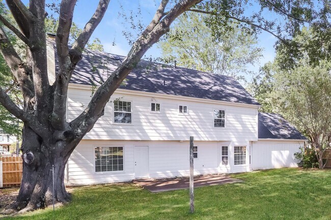 Building Photo - 109 W Pecan Valley St