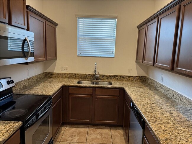 Building Photo - 2853 Adelaide Ct