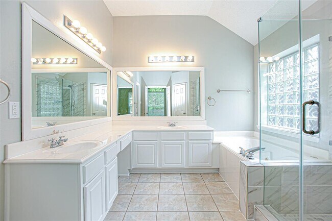 Building Photo - 13335 White Ibis Dr
