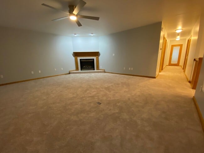 Building Photo - Outdoor living in the city