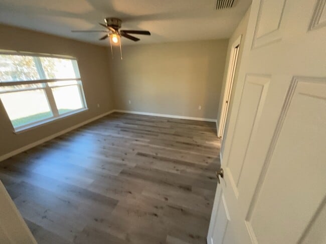 Building Photo - 3099 W Viking Ln