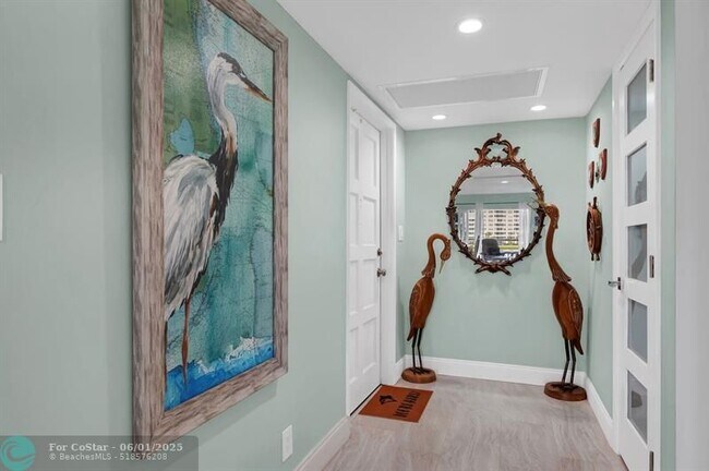 Building Photo - 2751 N Palm Aire Dr