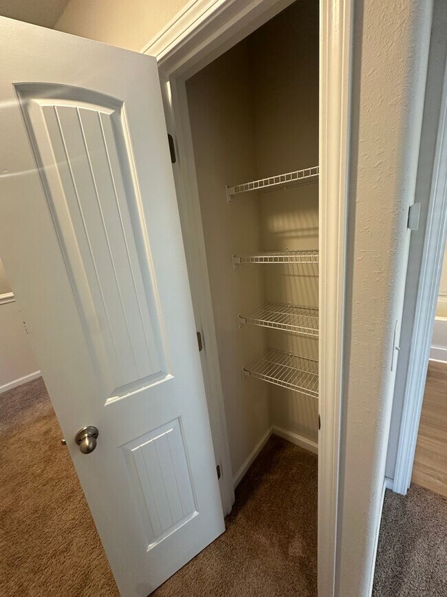 Building Photo - Wonderful Three Bedroom (Originally 4 Bedrooms That Has Been Converted to a HUGE Third Bedroom) T...