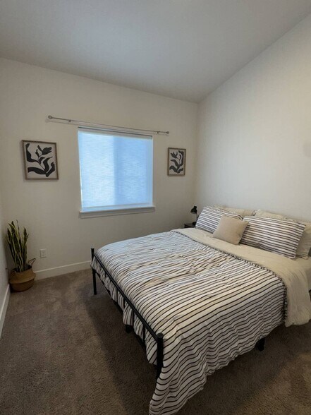 Building Photo - 7258 Crystal Brook Dr