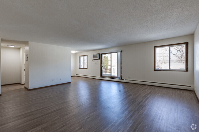 1BR, 1BA - 825SF - Living Room - Eldridge Apartments
