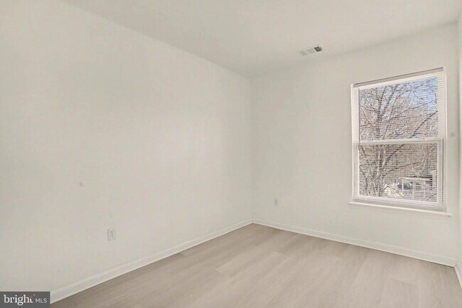 Building Photo - 14805 Strawberry Ln