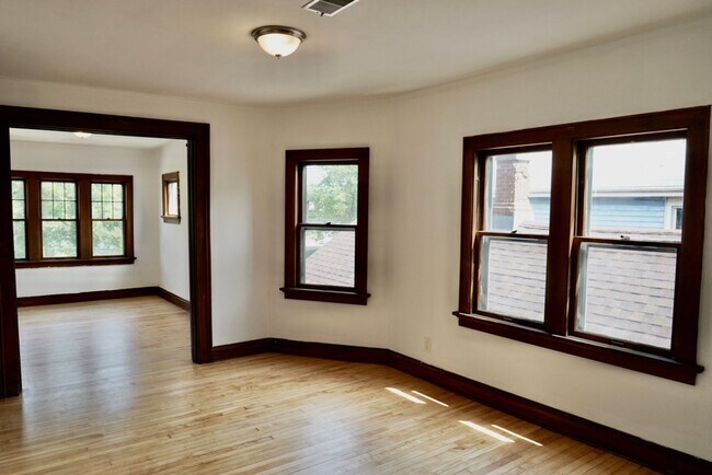 Building Photo - 2519 W Cherry St