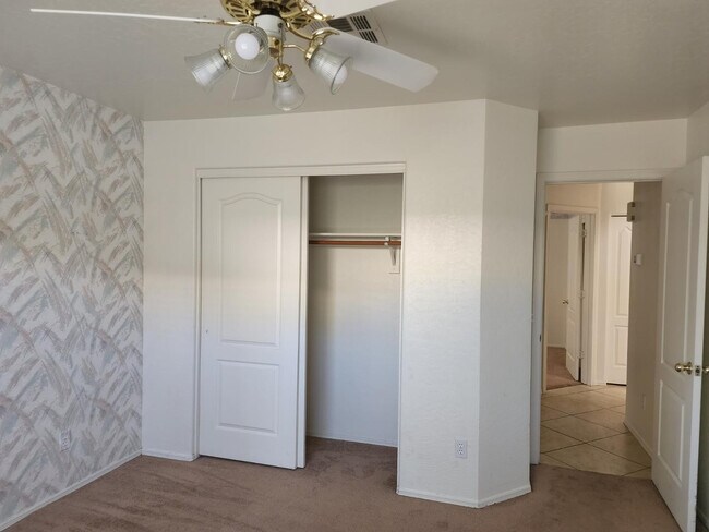 Building Photo - 1126 W Grand Caymen Dr