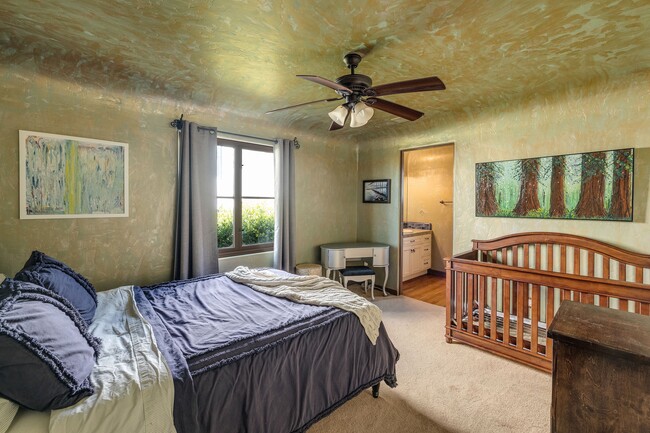 Building Photo - 1809 Palos Verdes Dr W