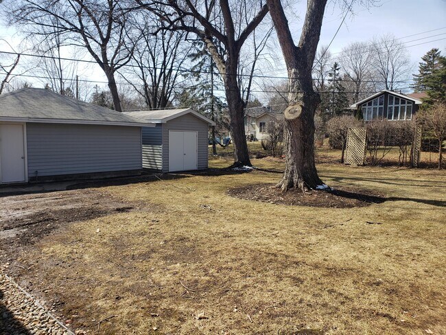 Building Photo - 10932 Russell Ave S