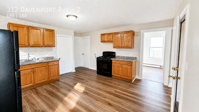 Building Photo - 312 Davenport Ave