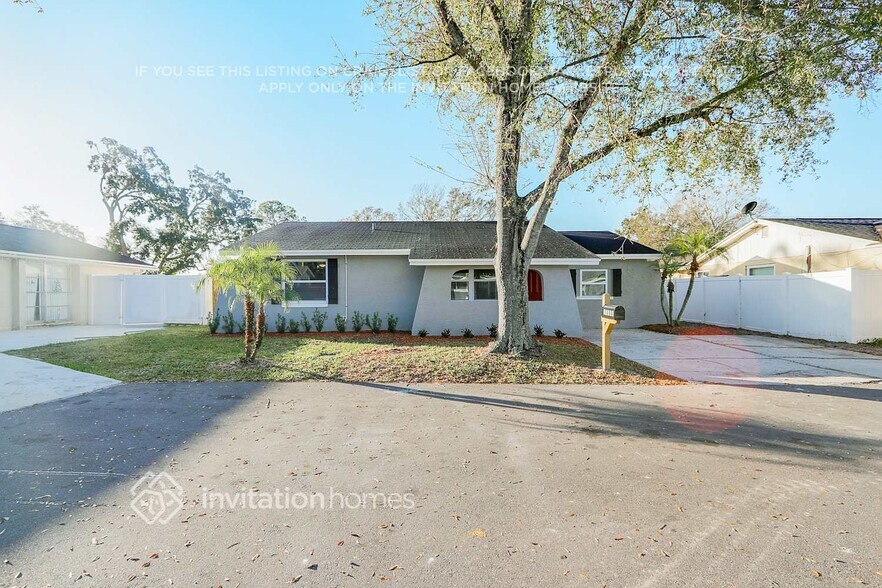Building Photo - 10104 Enchanted Oaks Ct