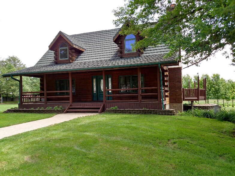Building Photo - 818 Fischer Rd