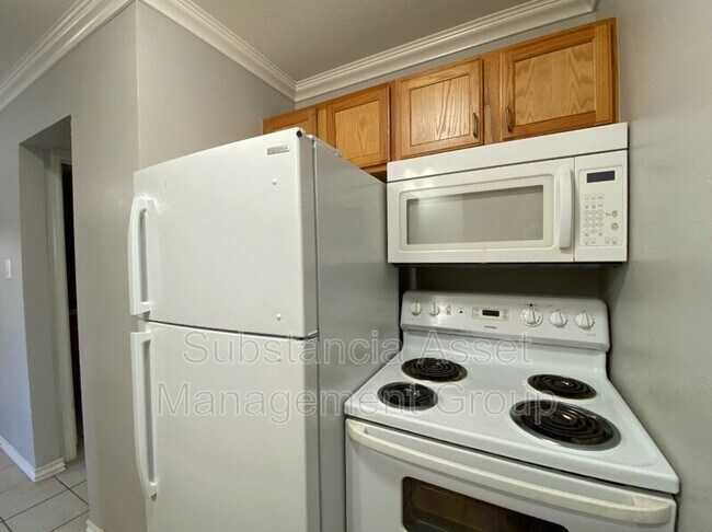 Building Photo - 1433 NW 24th St